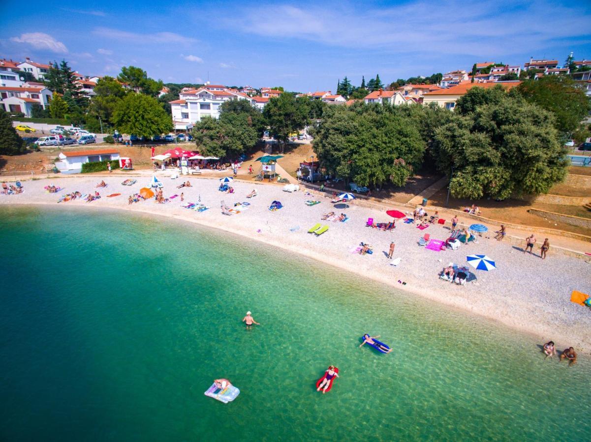 Holiday Apartment 50M From The Beach ペシュチャーナ・ウヴァラ エクステリア 写真