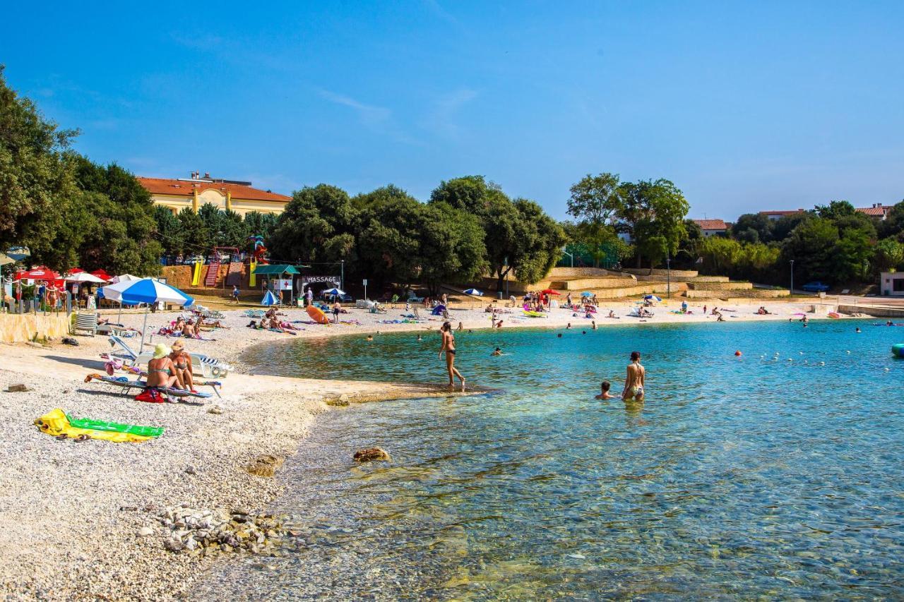 Holiday Apartment 50M From The Beach ペシュチャーナ・ウヴァラ エクステリア 写真