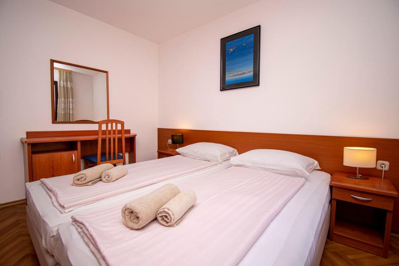 Holiday Apartment 50M From The Beach ペシュチャーナ・ウヴァラ エクステリア 写真