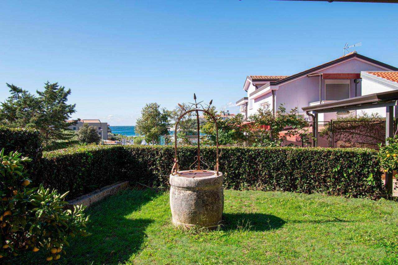 Holiday Apartment 50M From The Beach ペシュチャーナ・ウヴァラ エクステリア 写真
