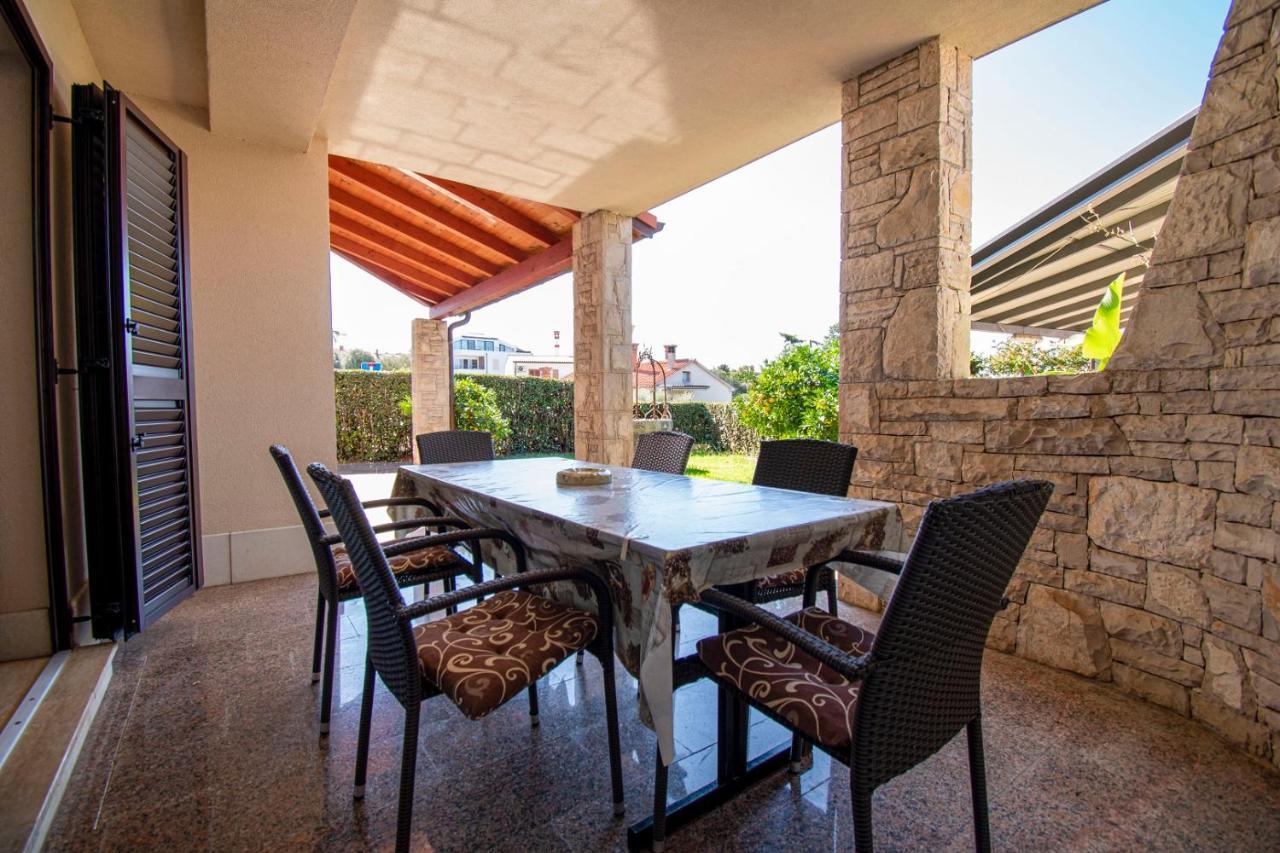Holiday Apartment 50M From The Beach ペシュチャーナ・ウヴァラ エクステリア 写真