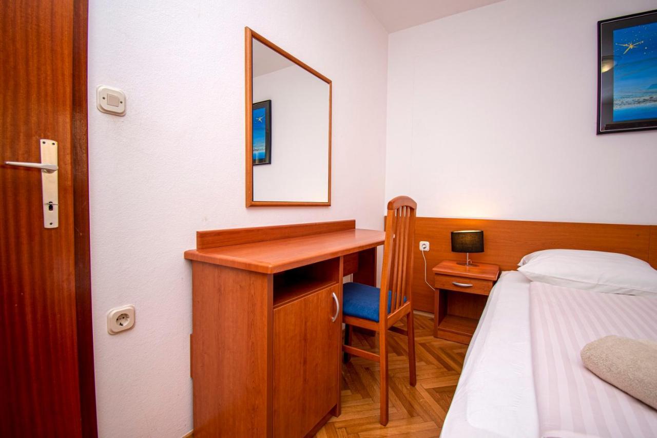 Holiday Apartment 50M From The Beach ペシュチャーナ・ウヴァラ エクステリア 写真