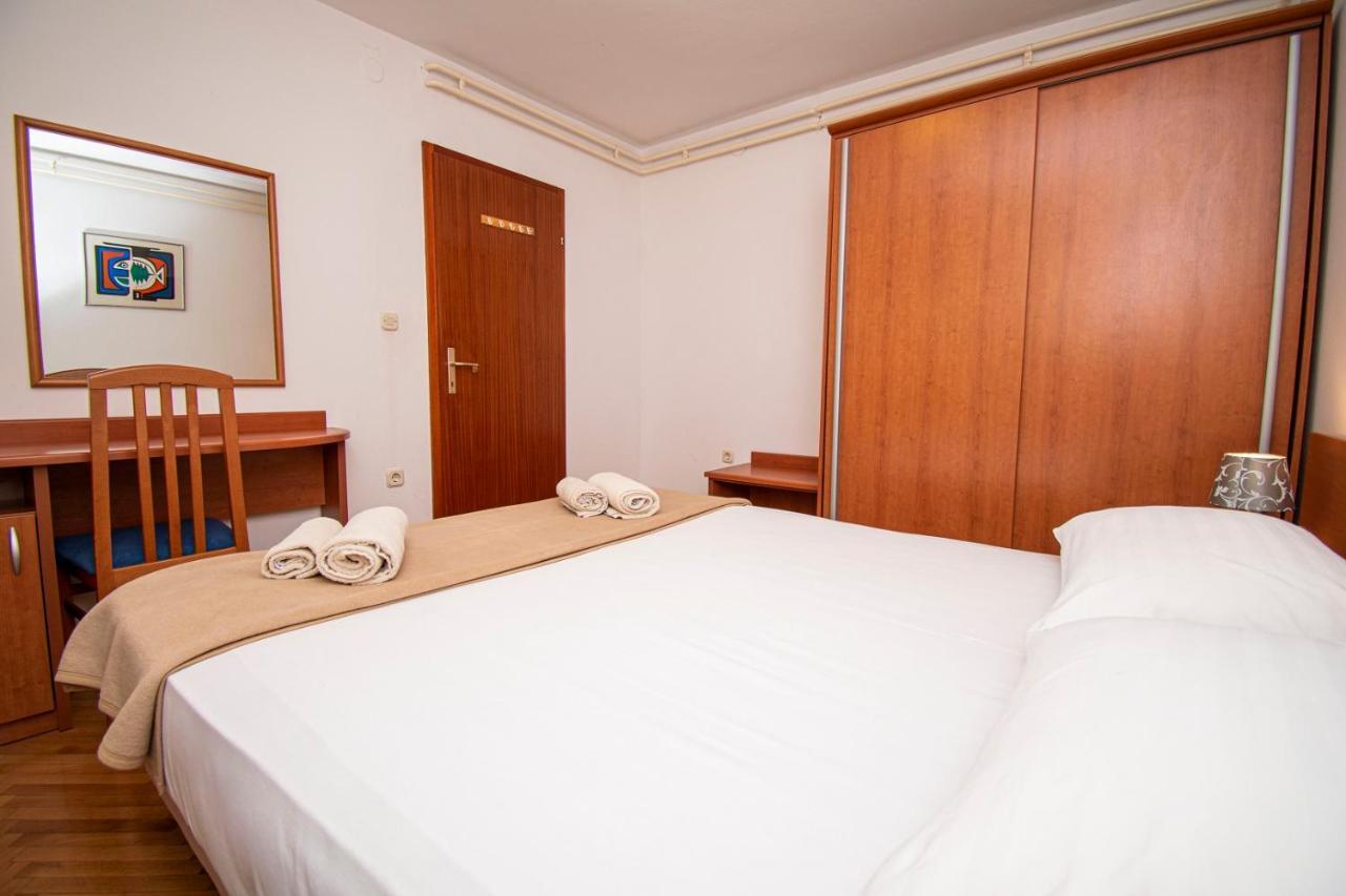 Holiday Apartment 50M From The Beach ペシュチャーナ・ウヴァラ エクステリア 写真