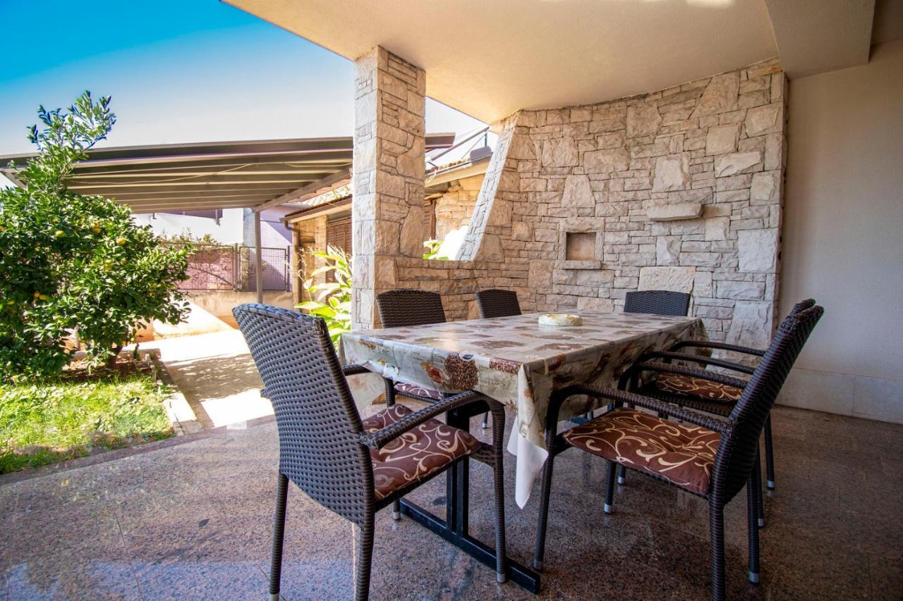 Holiday Apartment 50M From The Beach ペシュチャーナ・ウヴァラ エクステリア 写真