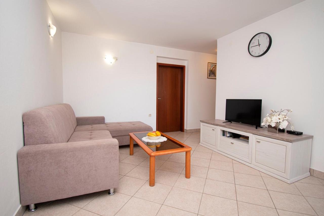 Holiday Apartment 50M From The Beach ペシュチャーナ・ウヴァラ エクステリア 写真