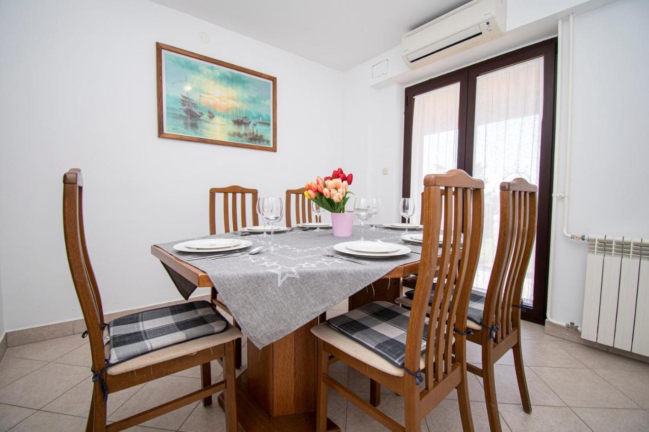Holiday Apartment 50M From The Beach ペシュチャーナ・ウヴァラ エクステリア 写真