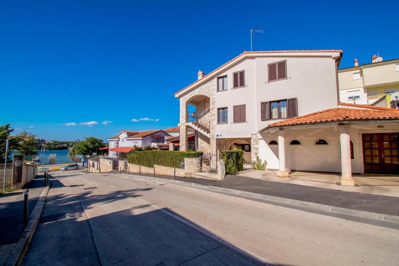 Holiday Apartment 50M From The Beach ペシュチャーナ・ウヴァラ エクステリア 写真